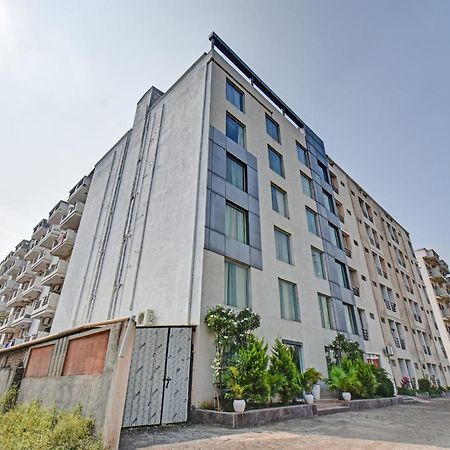 Townhouse Classio Suites Shirdi Exterior photo