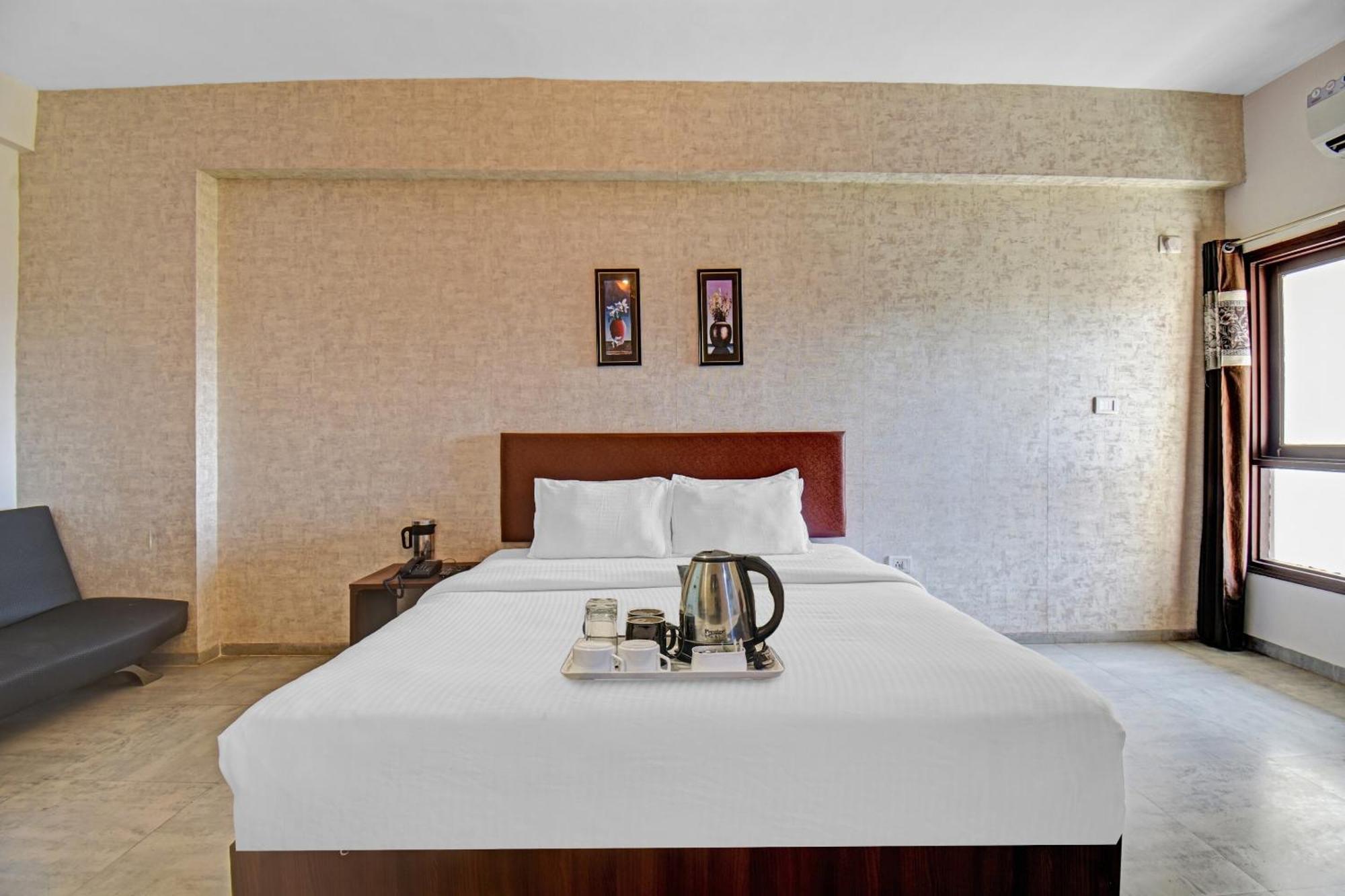 Townhouse Classio Suites Shirdi Exterior photo