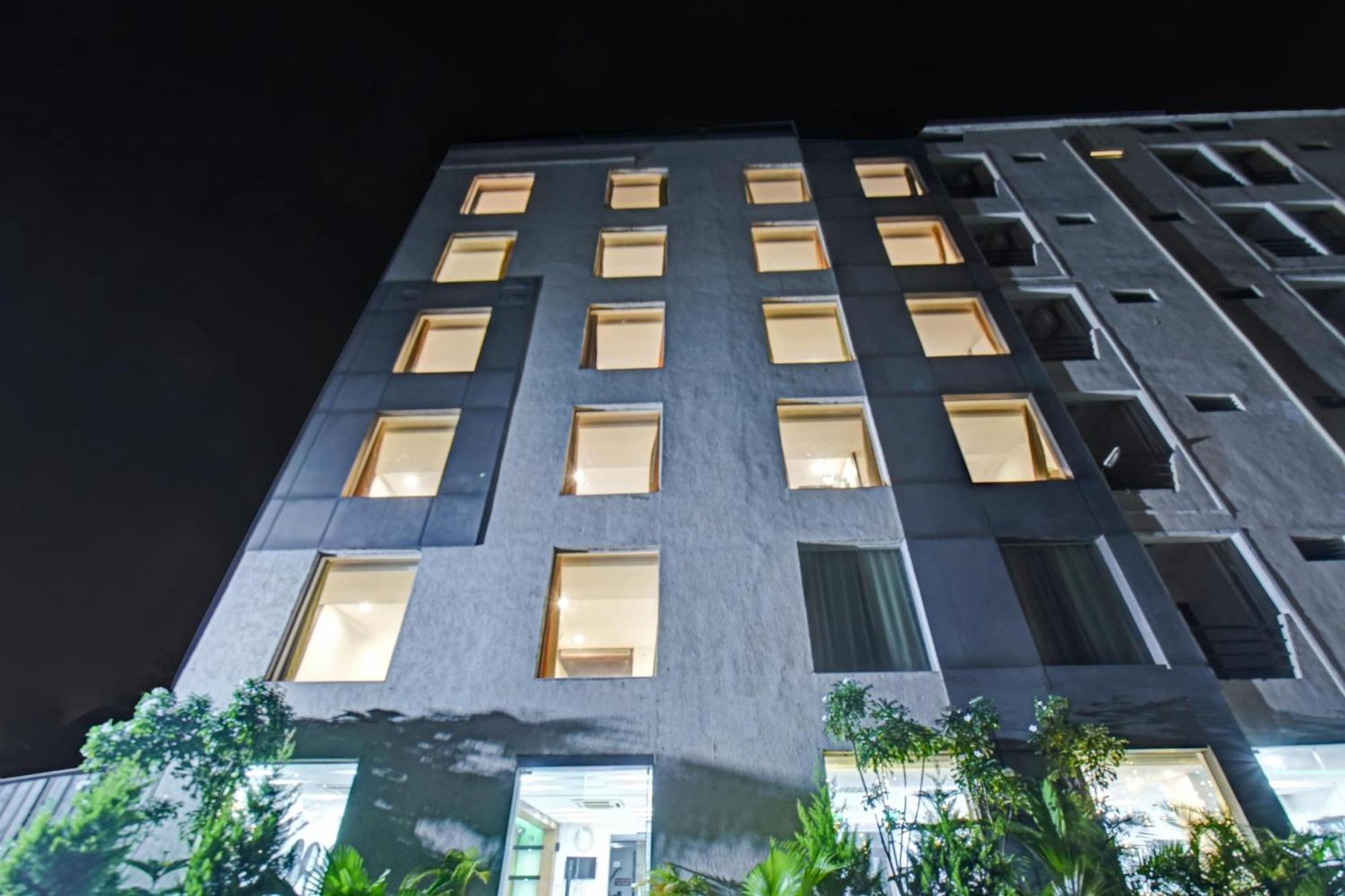 Townhouse Classio Suites Shirdi Exterior photo